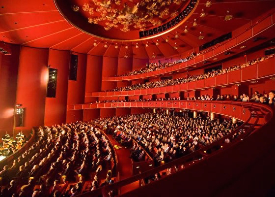Image for article Shen Yun Offers Grace and Inspiration to North American Audiences
