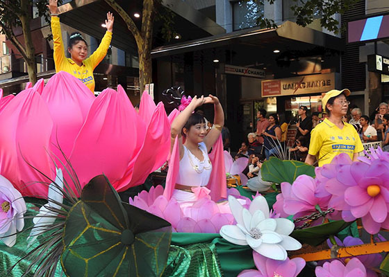 Image for article Adelaide: Falun Dafa Well Received in Australia Day Parade