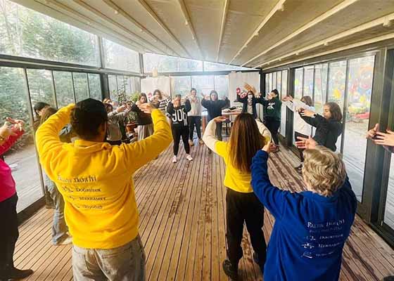 Image for article Turkey: People Learn Falun Dafa at the Kadıköy Municipality Ecological Life Center